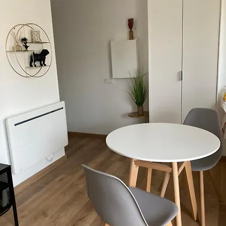 A 50 Metres De La Antibes