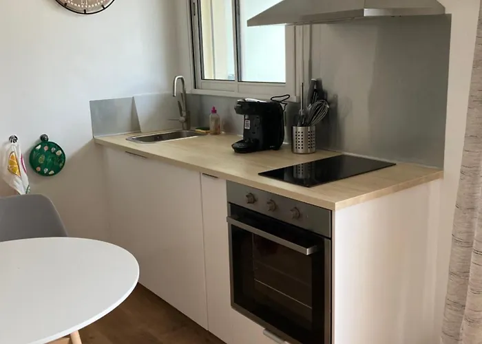 A 50 Metres De La Apartment *